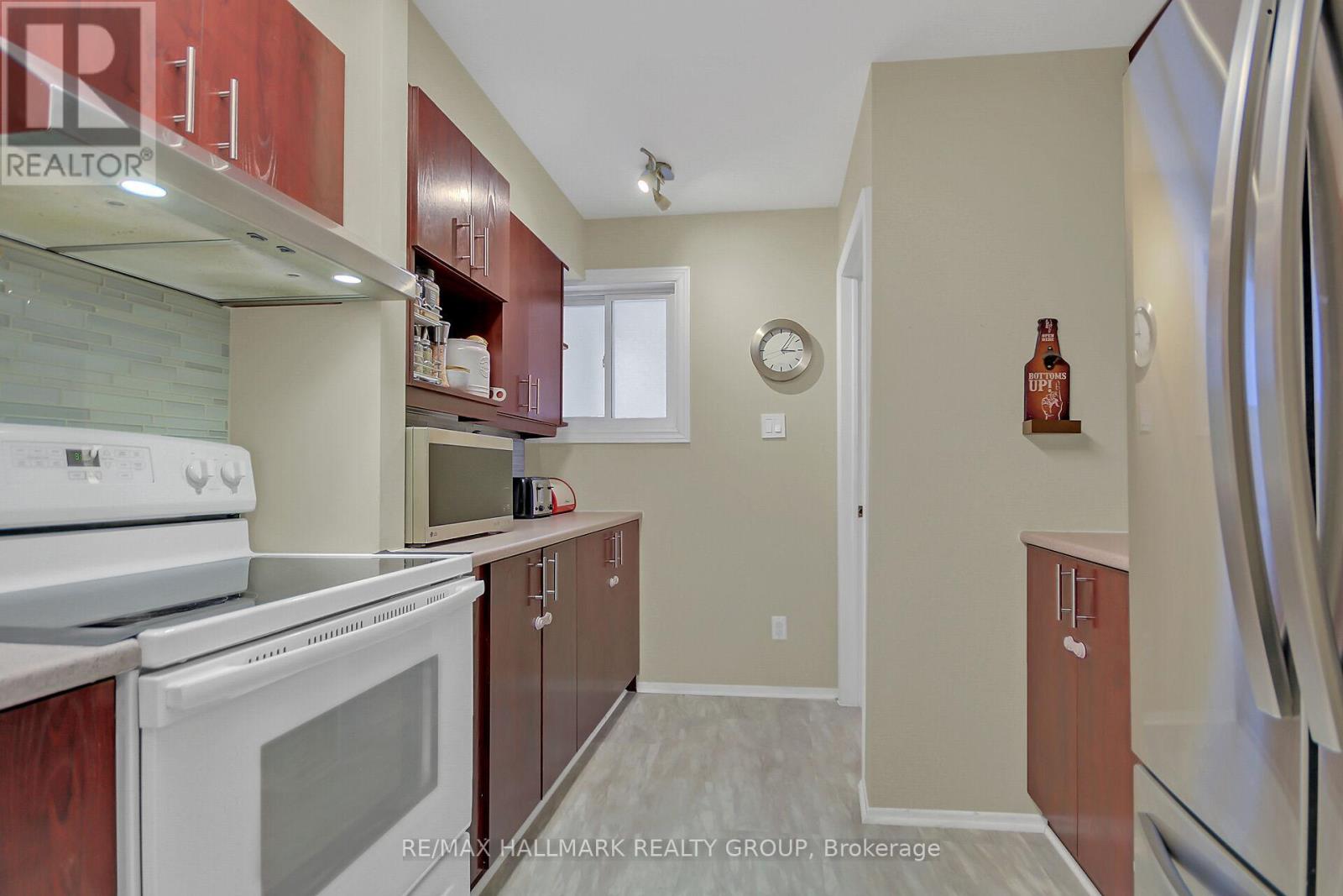 906 Tanguay Court, Ottawa, Ontario  K2L 3X5 - Photo 27 - X12081729