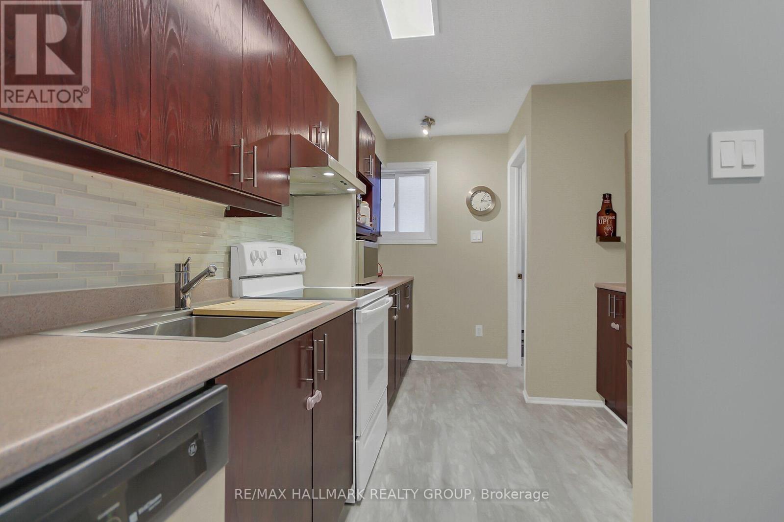 906 Tanguay Court, Ottawa, Ontario  K2L 3X5 - Photo 29 - X12081729