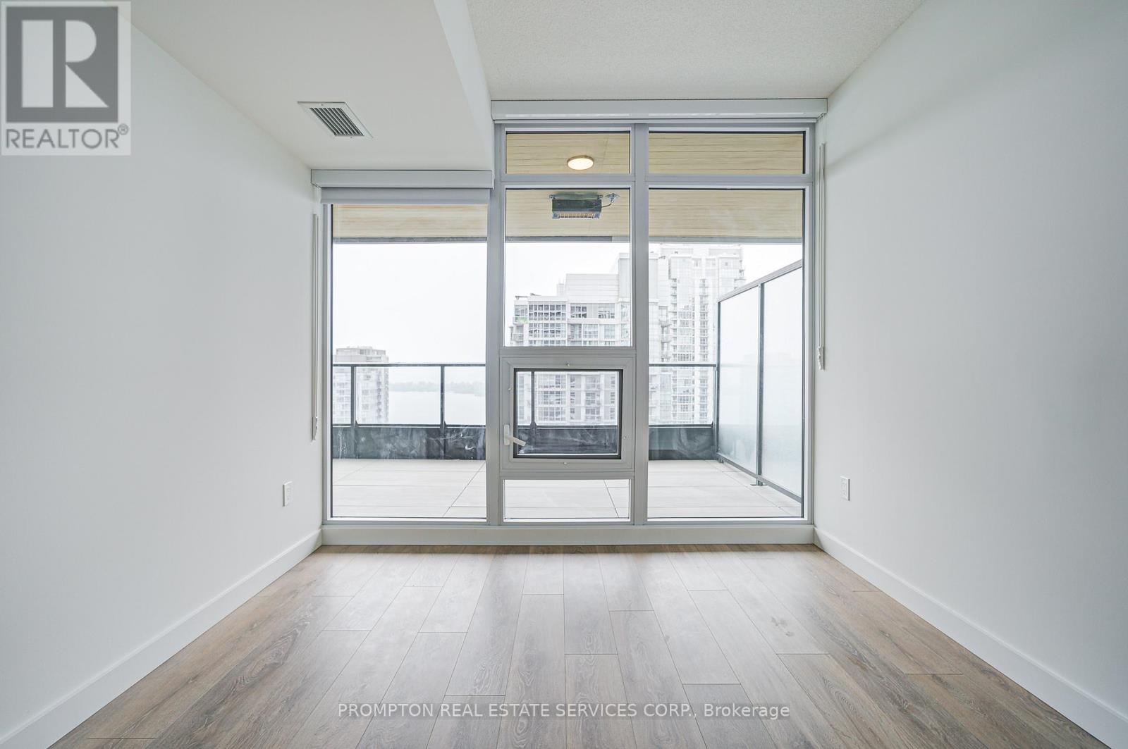 3807 - 1 Concord Cityplace Way, Toronto, Ontario  M5V 0X3 - Photo 27 - C12200454