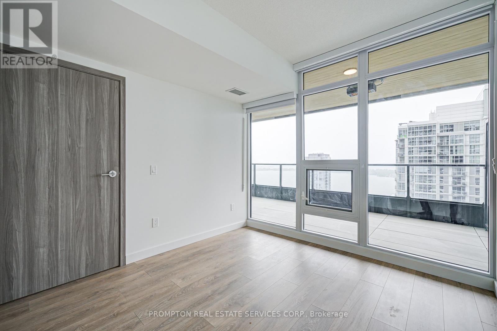 3807 - 1 Concord Cityplace Way, Toronto, Ontario  M5V 0X3 - Photo 26 - C12200454