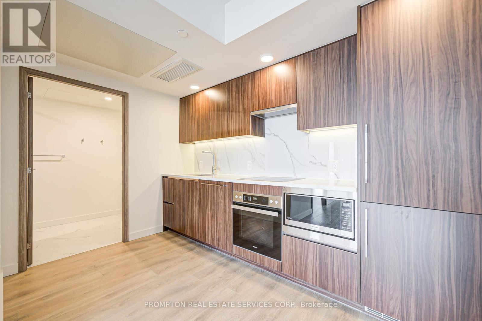3807 - 1 Concord Cityplace Way, Toronto, Ontario  M5V 0X3 - Photo 12 - C12200454