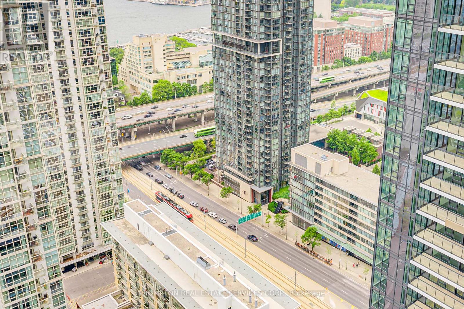 3807 - 1 Concord Cityplace Way, Toronto, Ontario  M5V 0X3 - Photo 34 - C12200454
