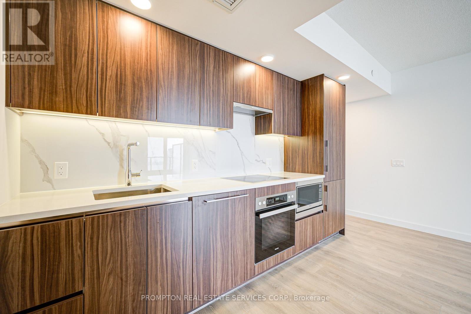 3807 - 1 Concord Cityplace Way, Toronto, Ontario  M5V 0X3 - Photo 13 - C12200454