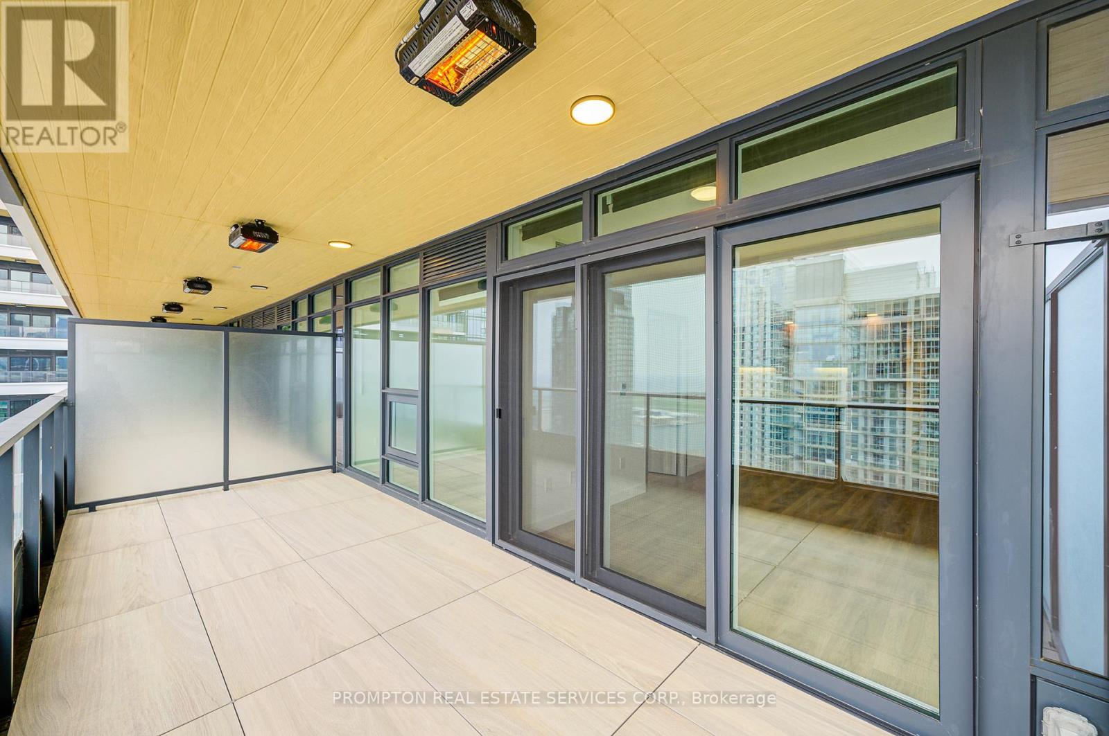 3807 - 1 Concord Cityplace Way, Toronto, Ontario  M5V 0X3 - Photo 36 - C12200454