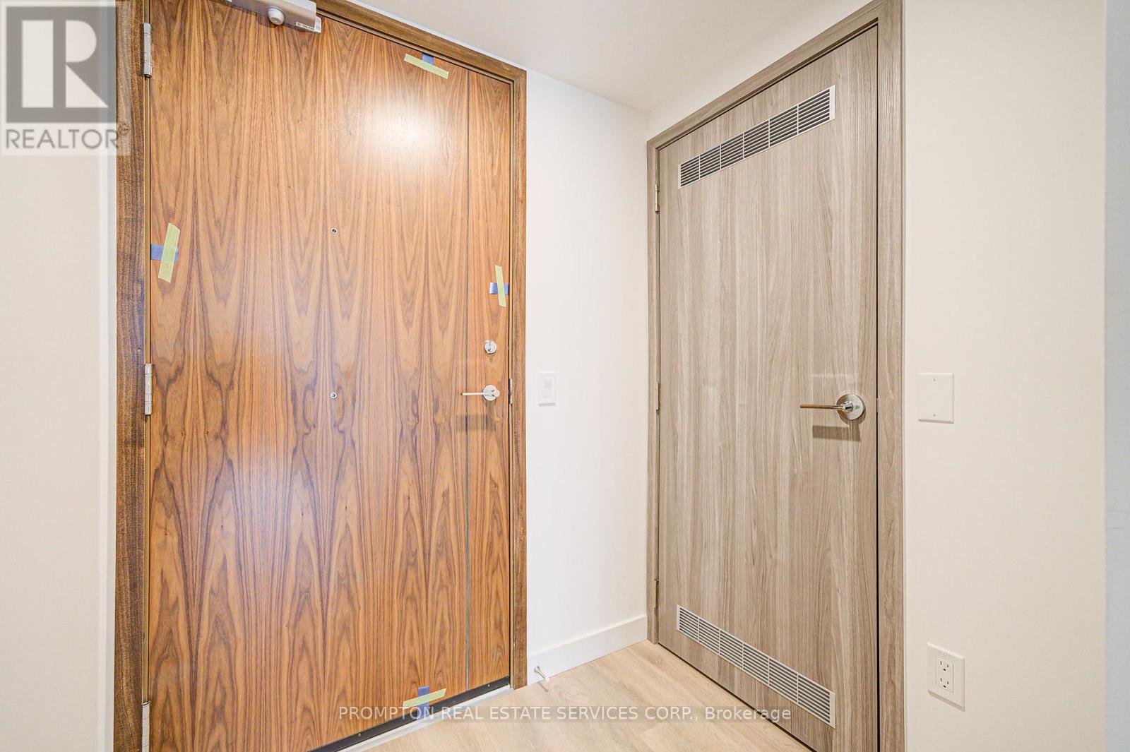 3807 - 1 Concord Cityplace Way, Toronto, Ontario  M5V 0X3 - Photo 8 - C12200454