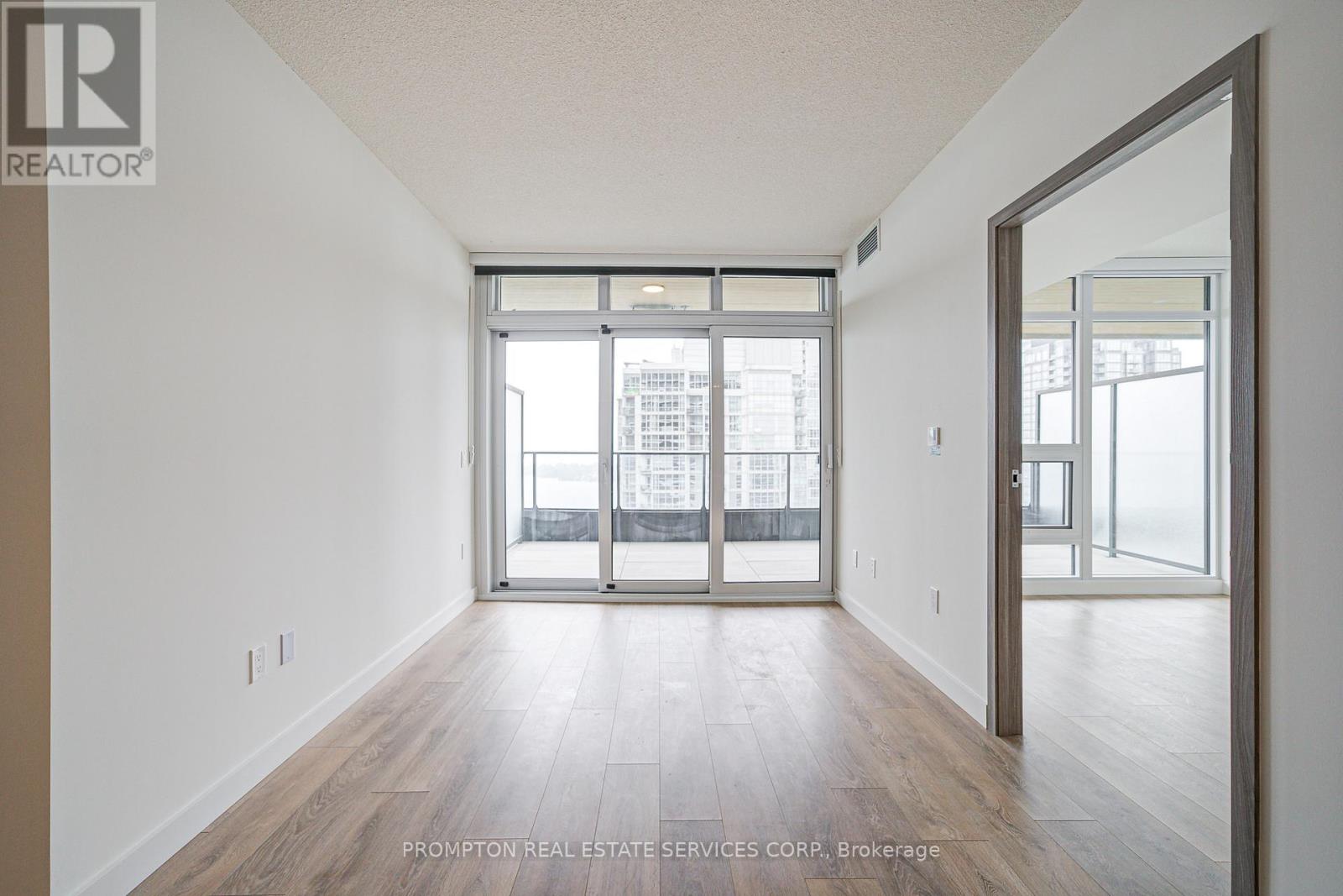 3807 - 1 Concord Cityplace Way, Toronto, Ontario  M5V 0X3 - Photo 19 - C12200454