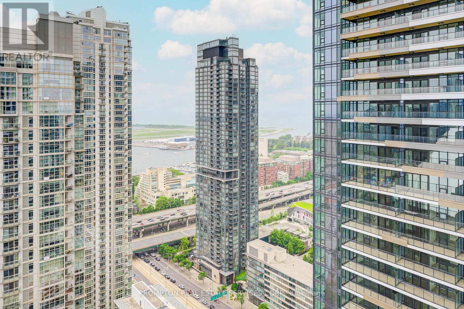 3807 - 1 Concord Cityplace Way, Toronto, Ontario  M5V 0X3 - Photo 31 - C12200454