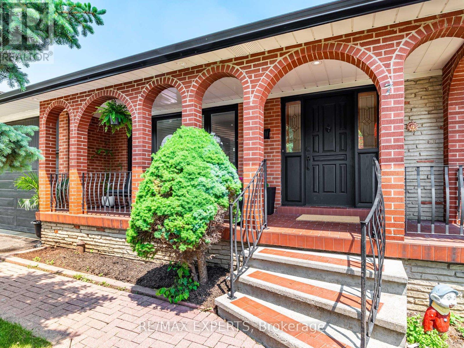 7 Culford Road, Toronto, Ontario  M6M 4J5 - Photo 1 - W12205358