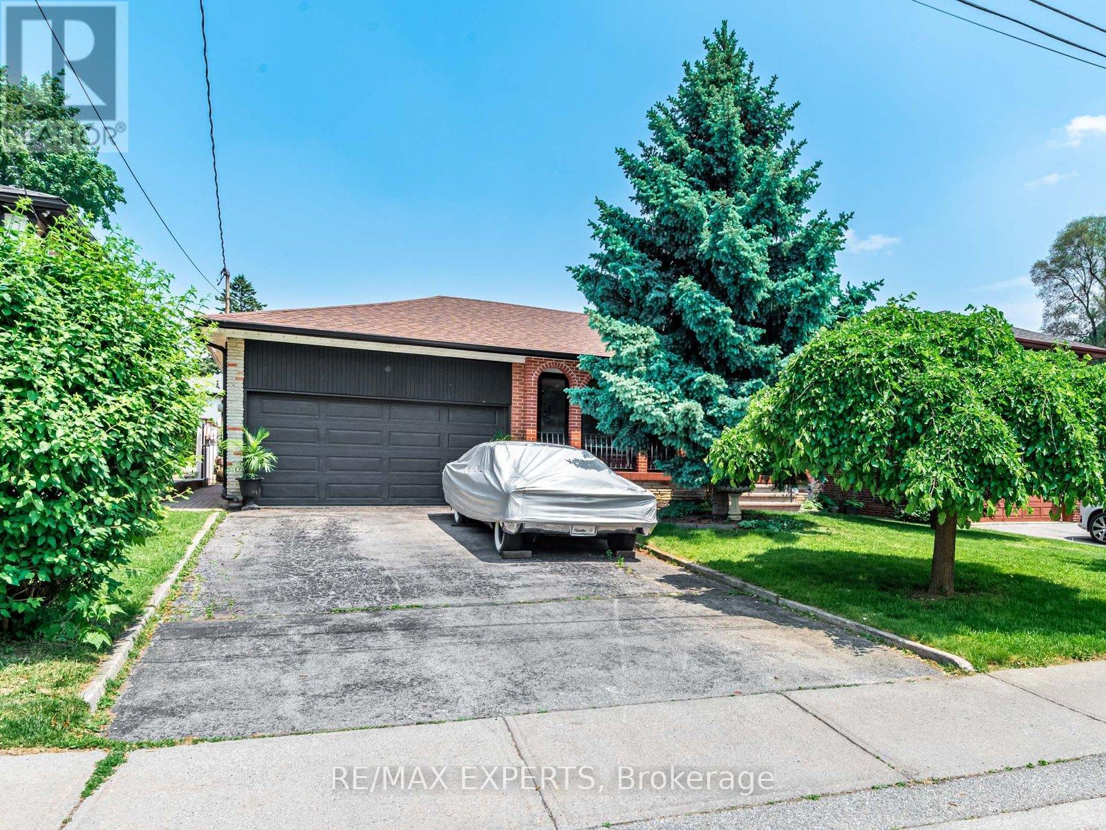 7 Culford Road, Toronto, Ontario  M6M 4J5 - Photo 3 - W12205358