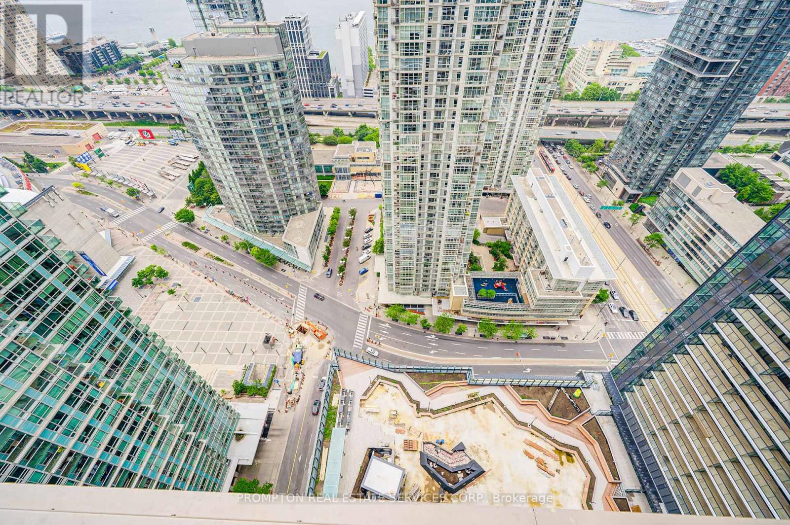 3807 - 1 Concord Cityplace Way, Toronto, Ontario  M5V 0X3 - Photo 33 - C12200454