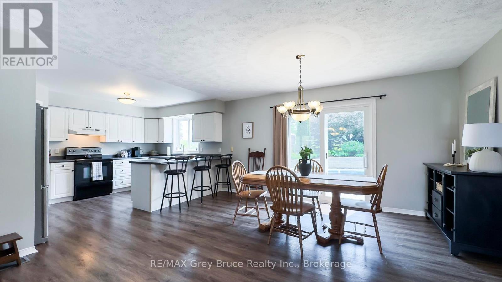 67 John Street, Arran-Elderslie, Ontario  N0H 2N0 - Photo 10 - X12205942