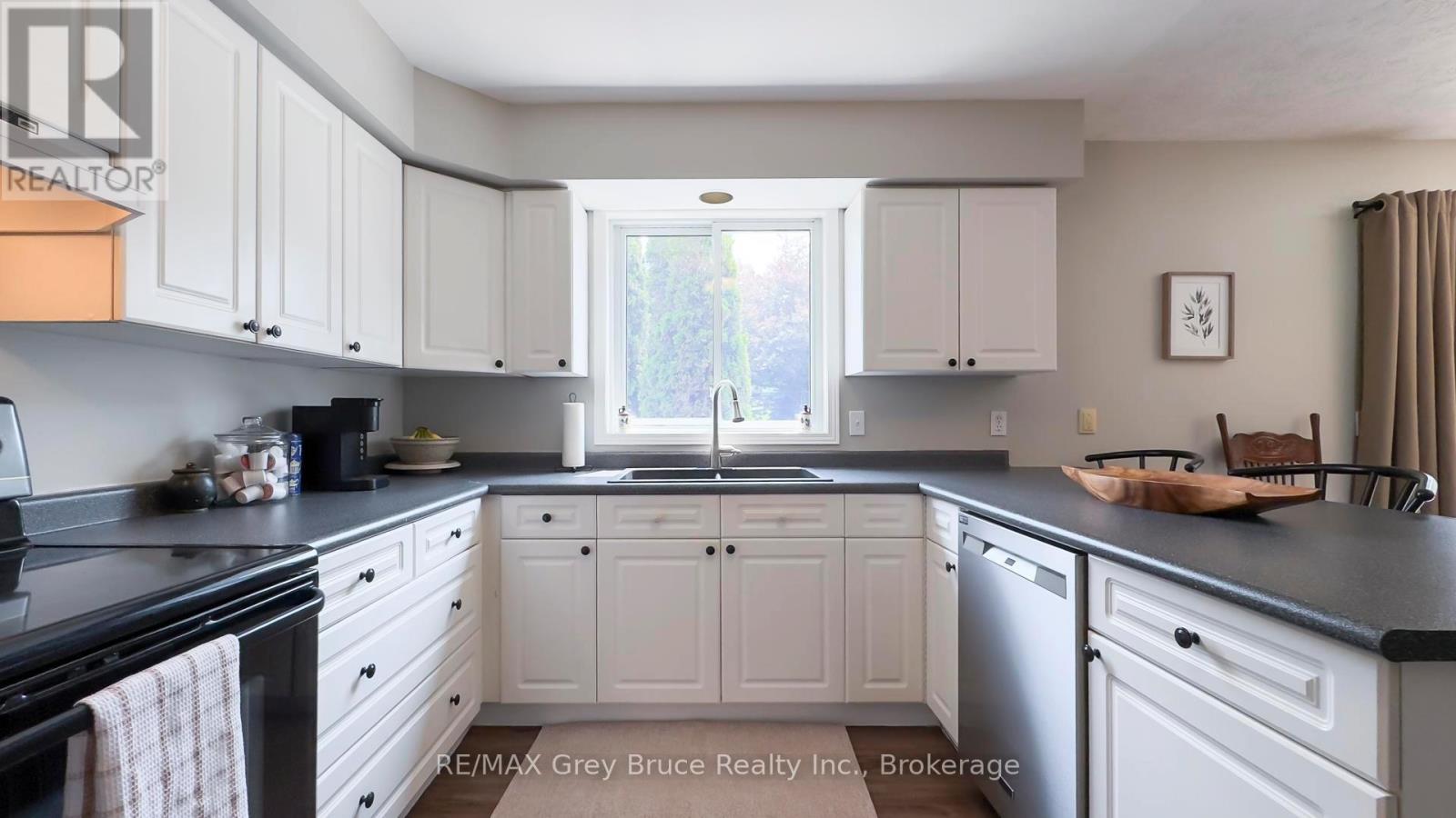 67 John Street, Arran-Elderslie, Ontario  N0H 2N0 - Photo 14 - X12205942