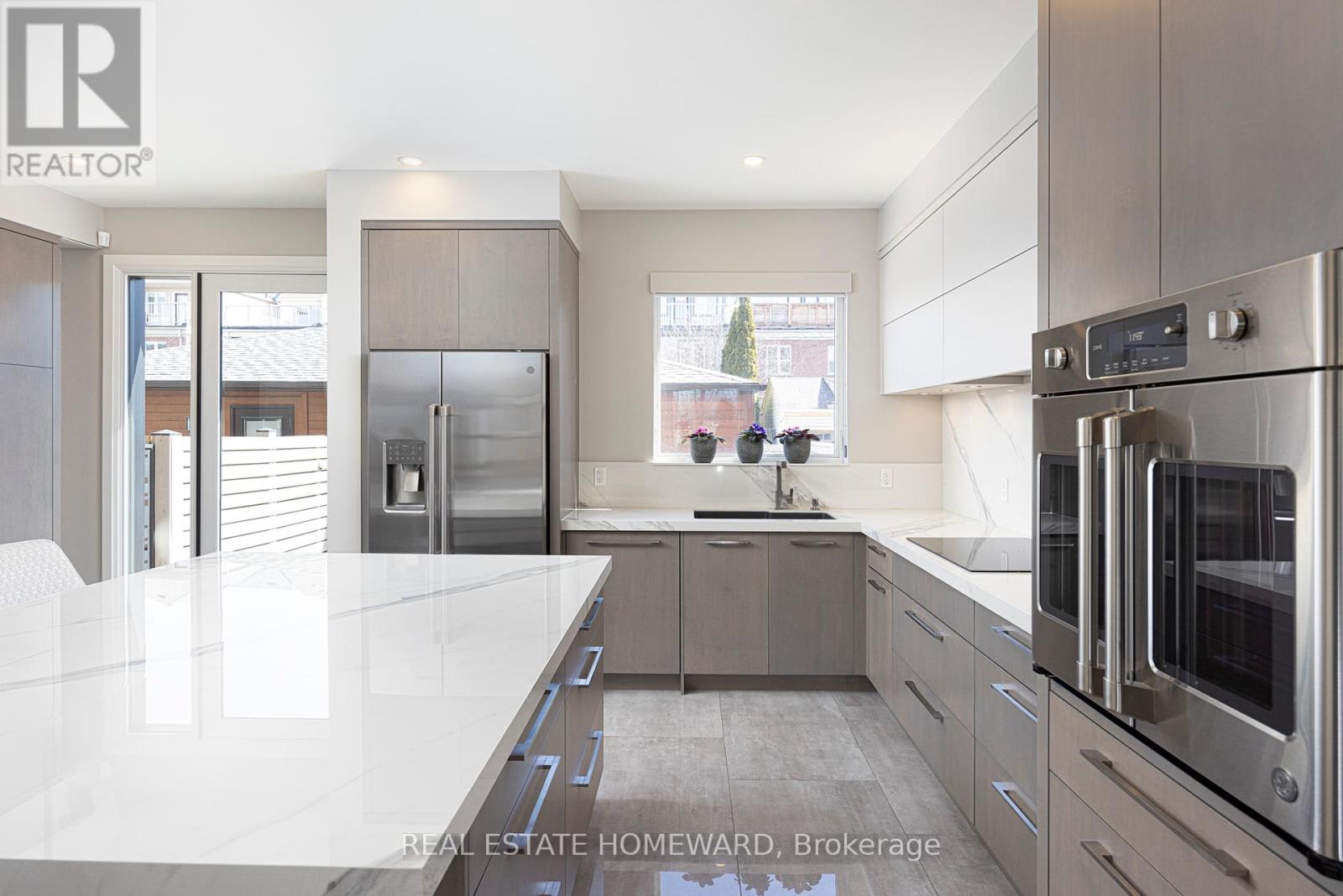 83 Northern Dancer Boulevard, Toronto, Ontario  M4L 3Z8 - Photo 13 - E12205922