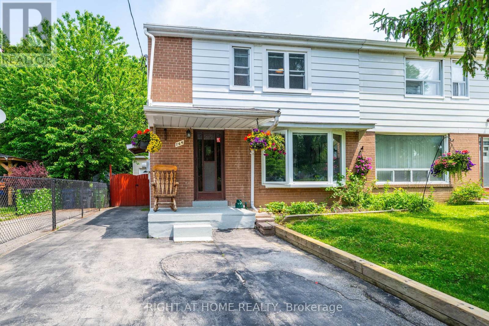 164 WOODFERN DRIVE, Toronto, Ontario