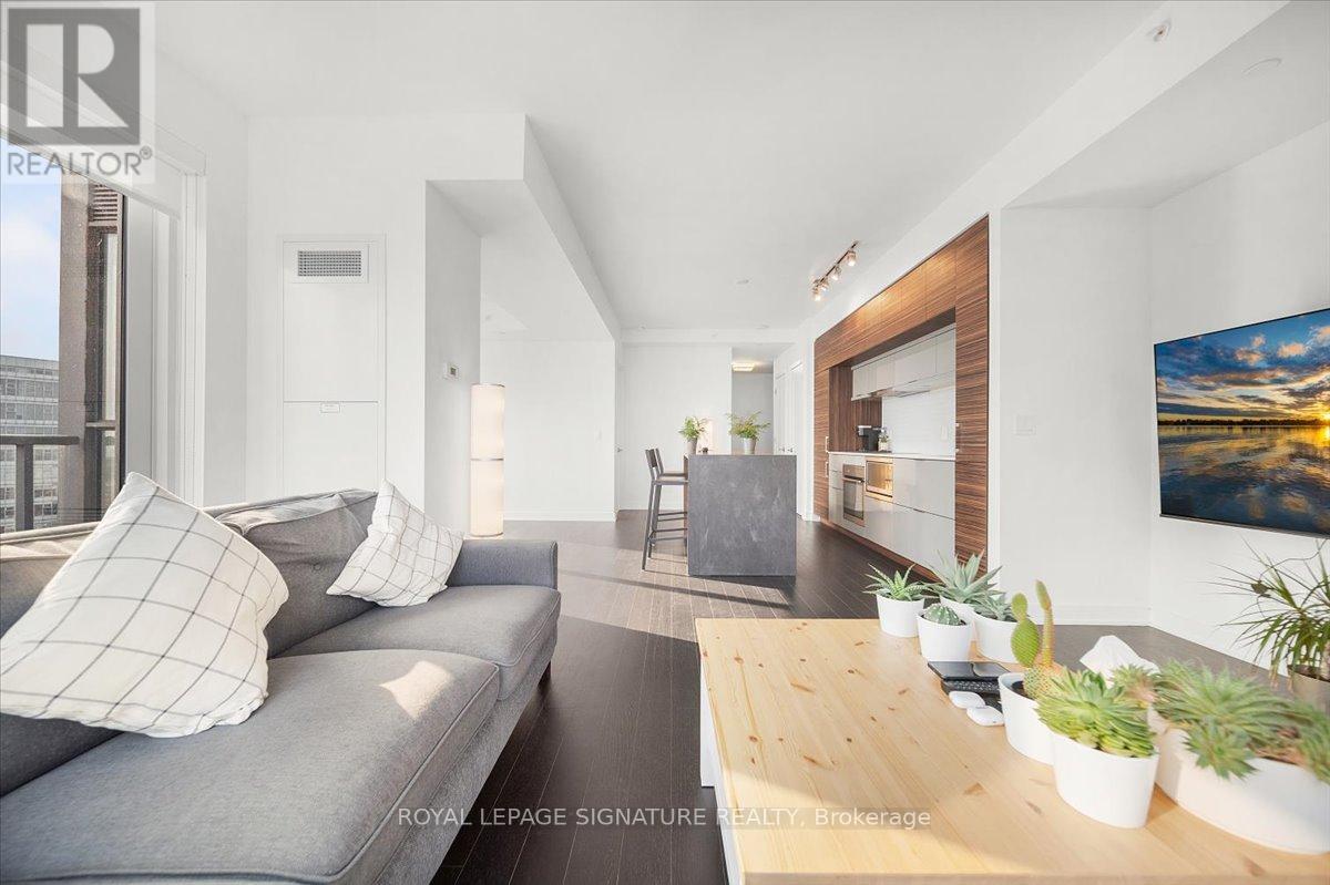 5207 - 88 Scott Street, Toronto, Ontario  M5E 0A9 - Photo 14 - C12205577