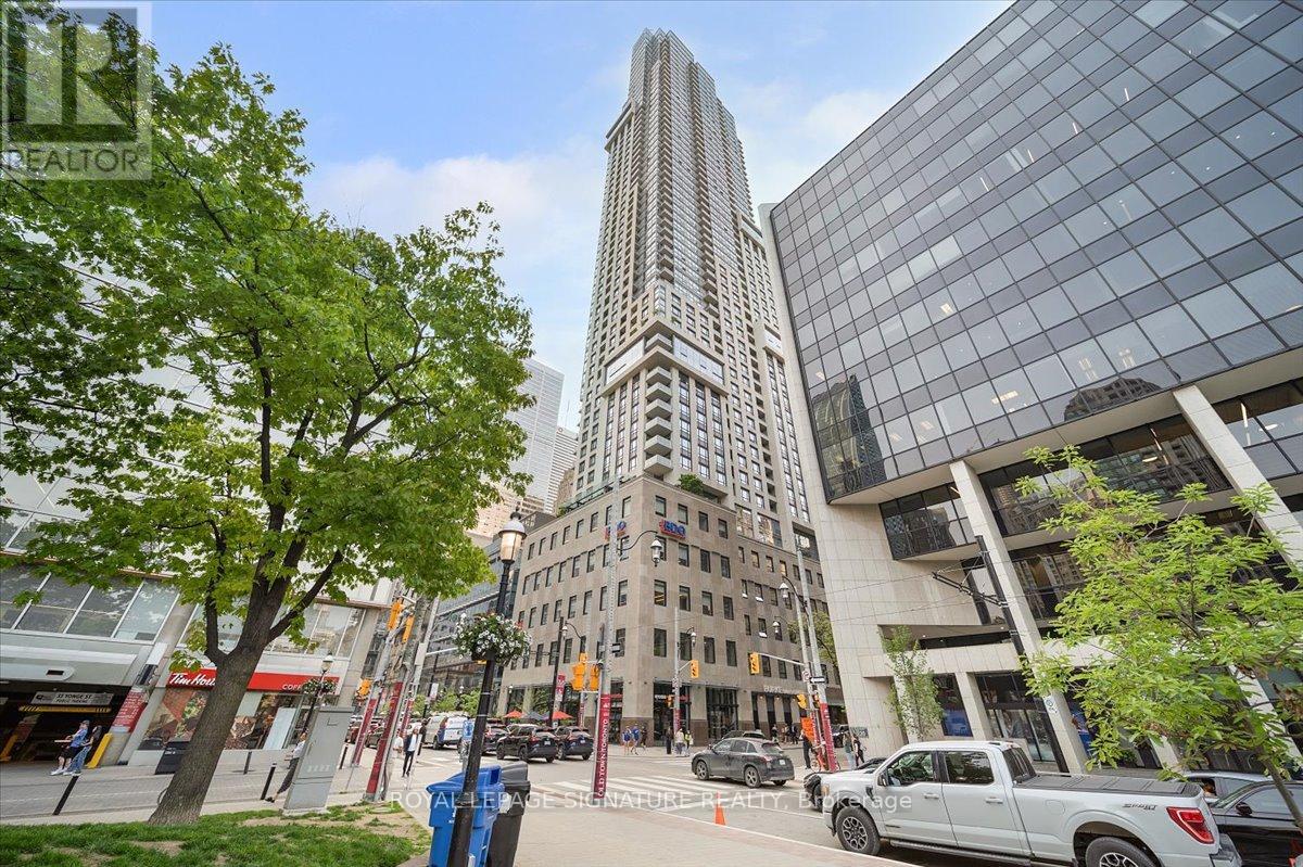 5207 - 88 Scott Street, Toronto, Ontario  M5E 0A9 - Photo 2 - C12205577