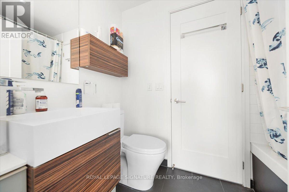 5207 - 88 Scott Street, Toronto, Ontario  M5E 0A9 - Photo 20 - C12205577
