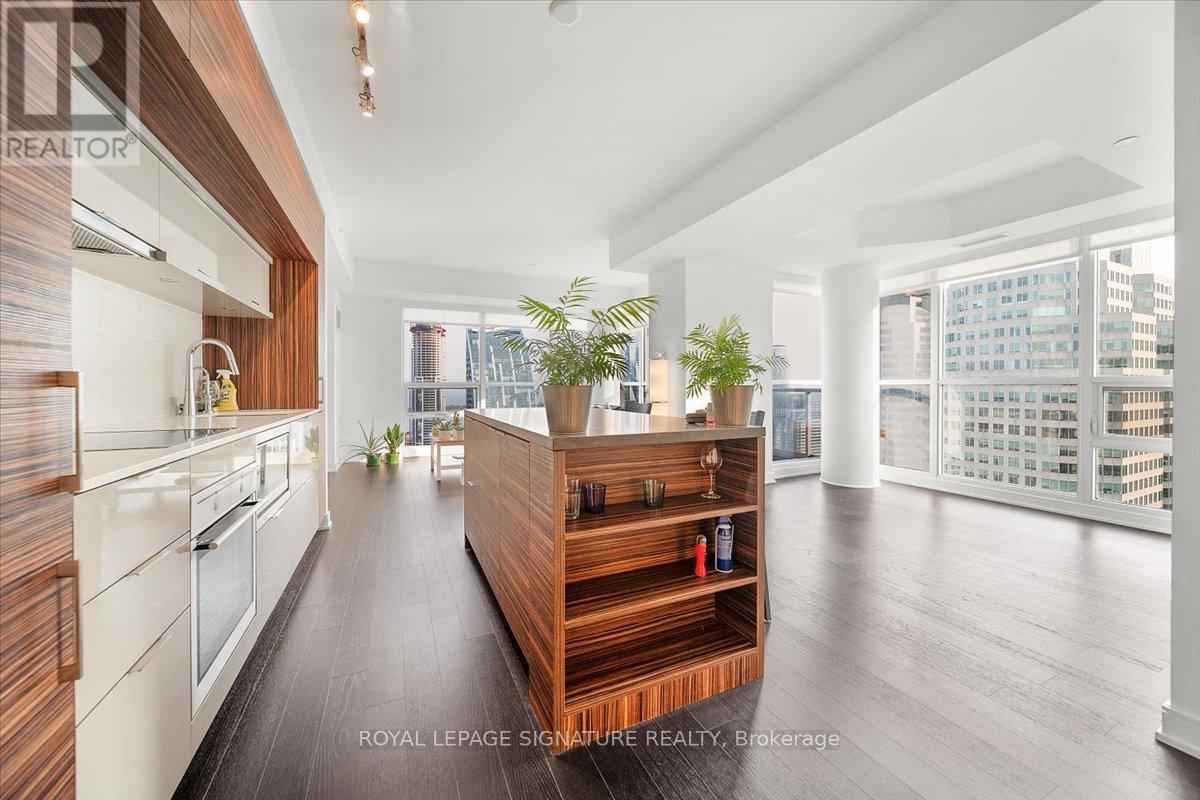 5207 - 88 Scott Street, Toronto, Ontario  M5E 0A9 - Photo 6 - C12205577