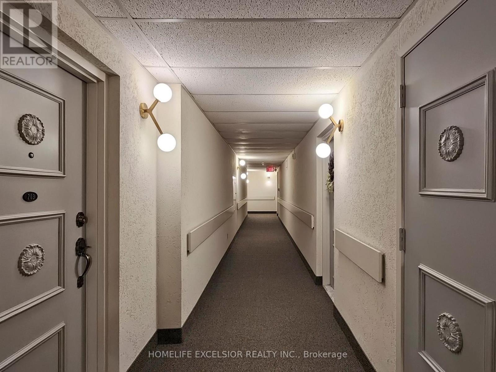 203 - 15390 Yonge Street, Aurora, Ontario  L4G 1N8 - Photo 11 - N12205951