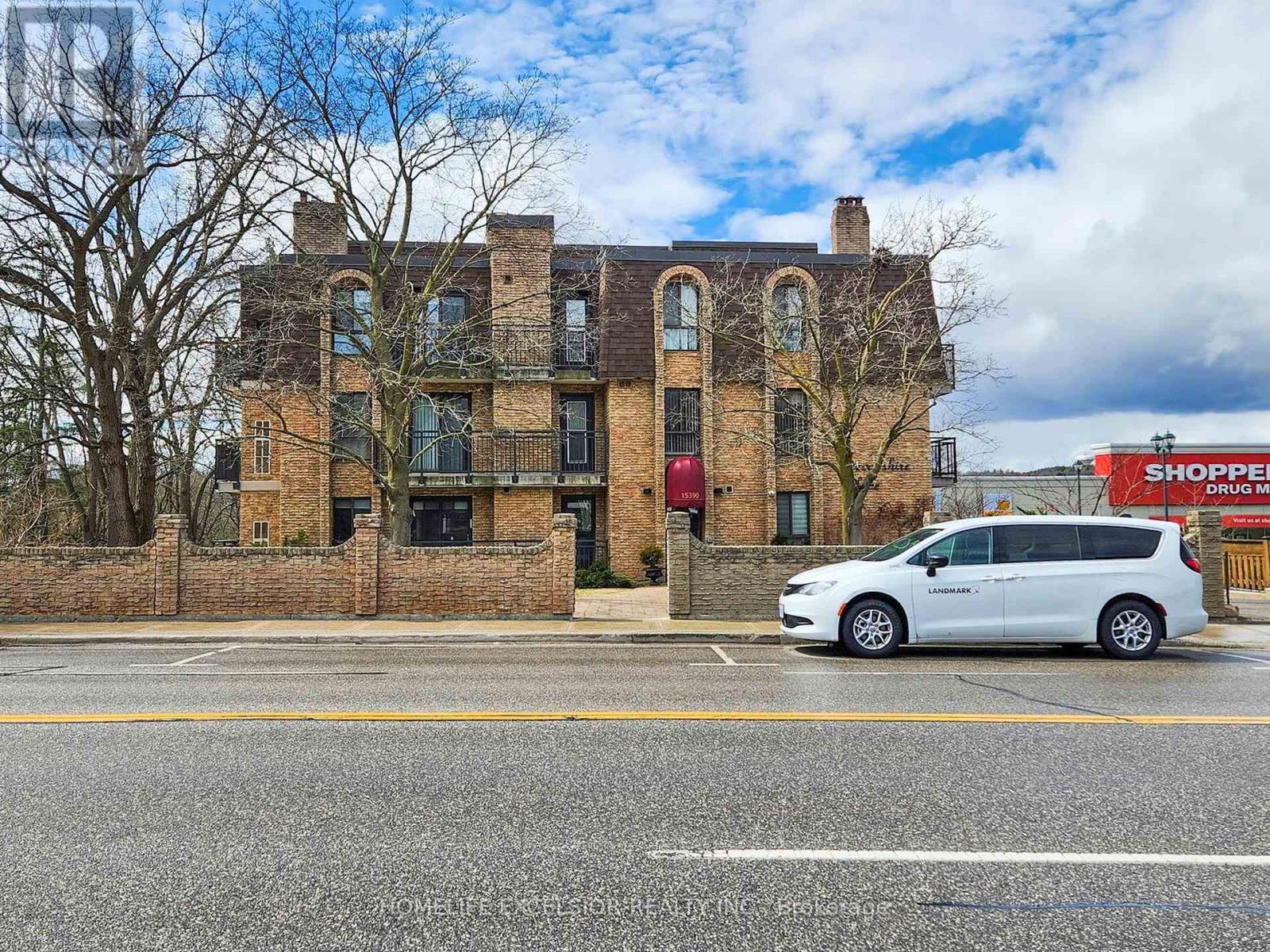 203 - 15390 Yonge Street, Aurora, Ontario  L4G 1N8 - Photo 2 - N12205951