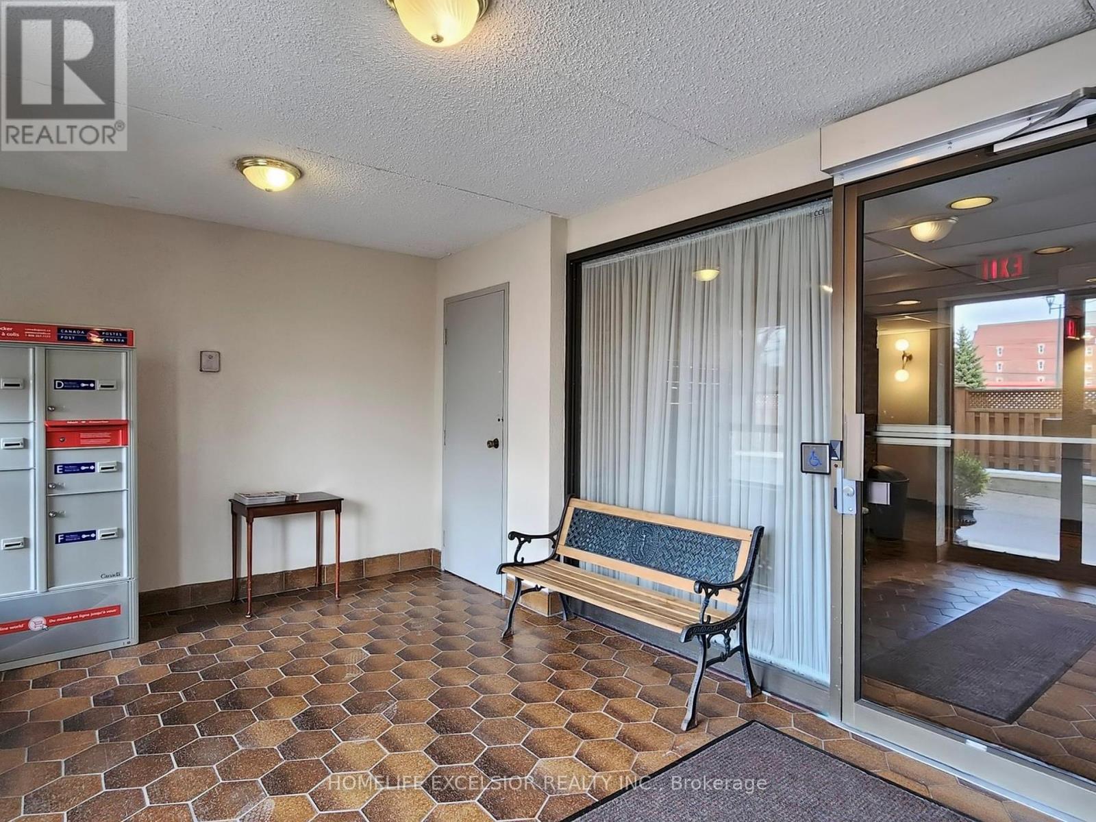 203 - 15390 Yonge Street, Aurora, Ontario  L4G 1N8 - Photo 6 - N12205951