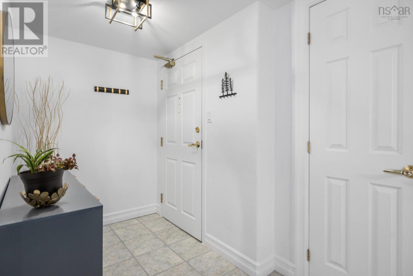 Property at 109 429 Parkland Drive image 3
