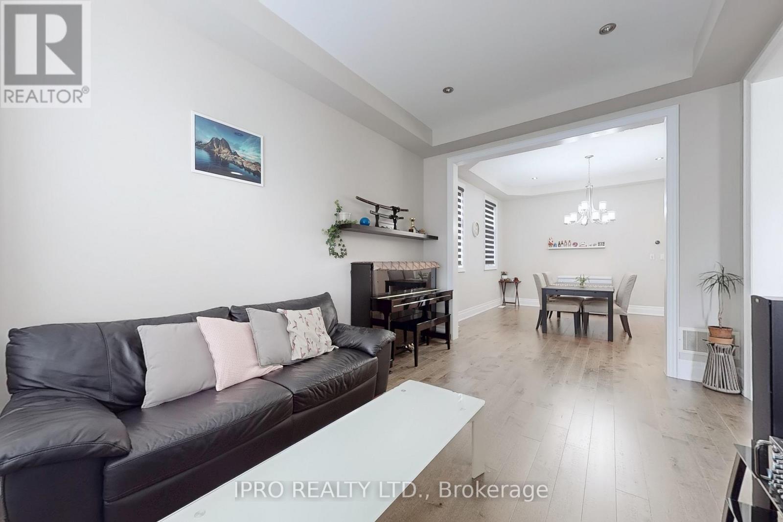 421 Ginger Gate N, Oakville (Go Glenorchy), Ontario  L6M 1N2 - Photo 7 - W12205923