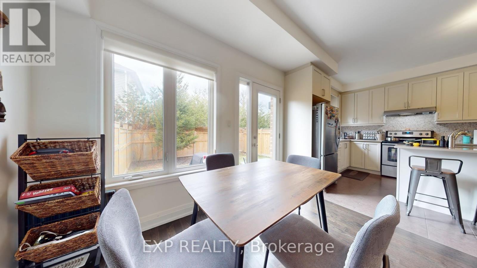 1163 Carnegie Drive, Mississauga, Ontario  L5E 0A6 - Photo 7 - W12205925