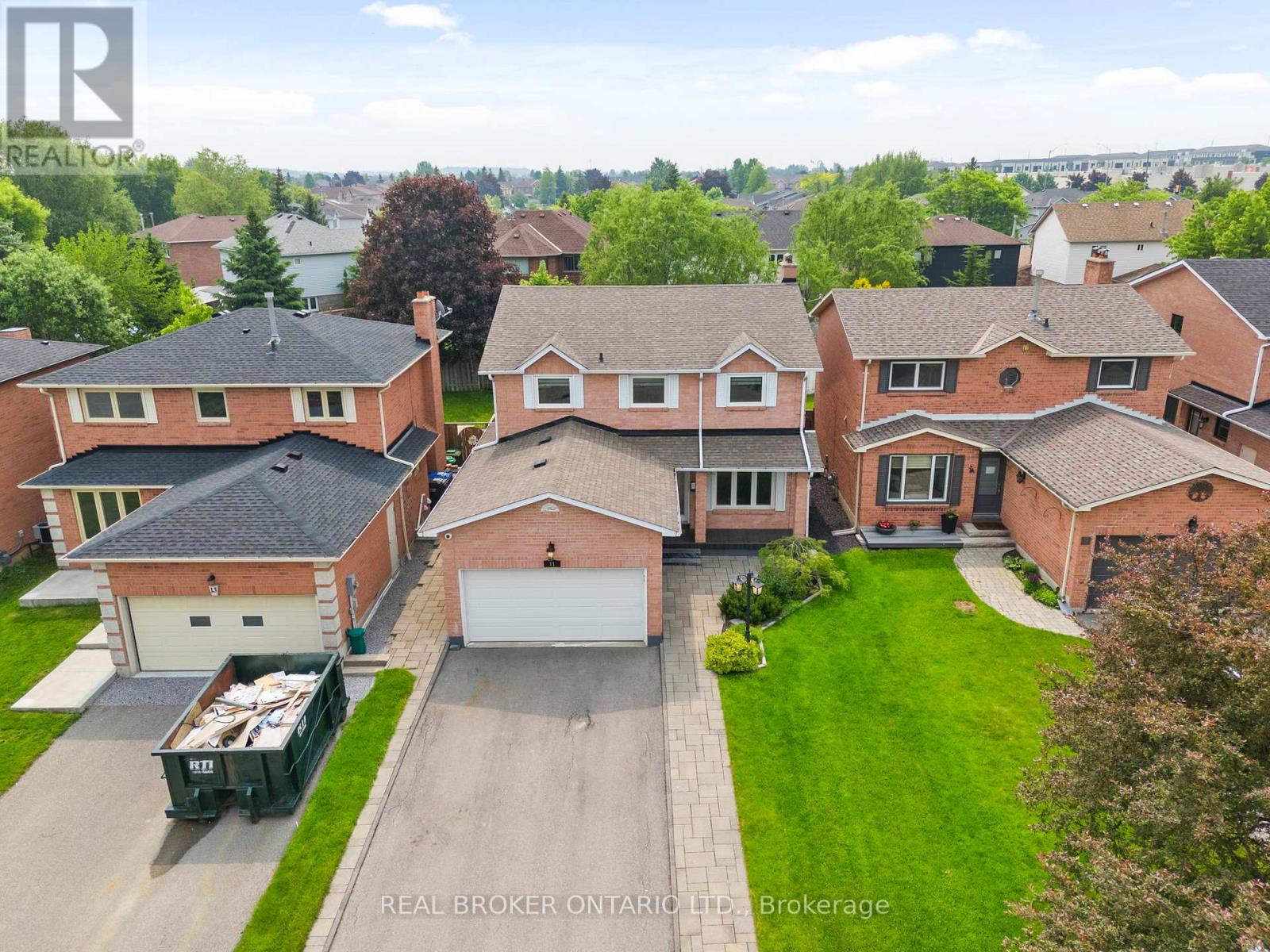 11 Fountainbridge Drive, Caledon, Ontario  L7E 1P6 - Photo 2 - W12205934