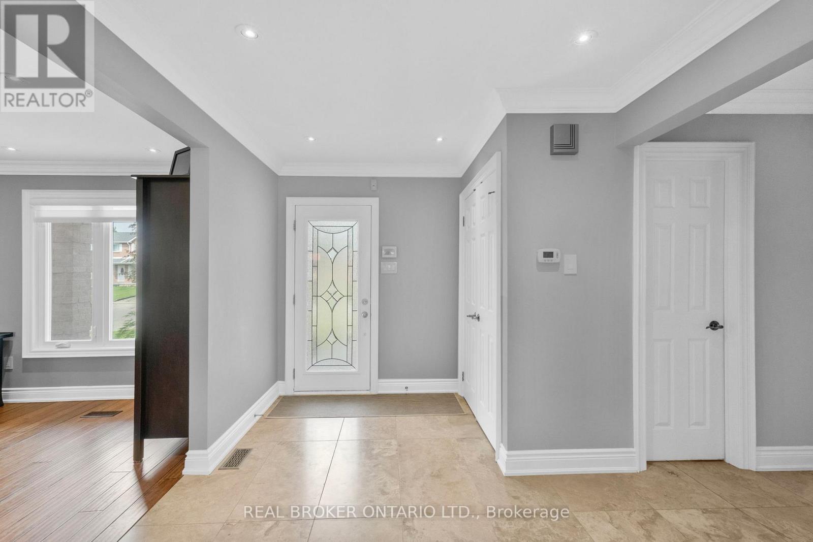 11 Fountainbridge Drive, Caledon, Ontario  L7E 1P6 - Photo 4 - W12205934