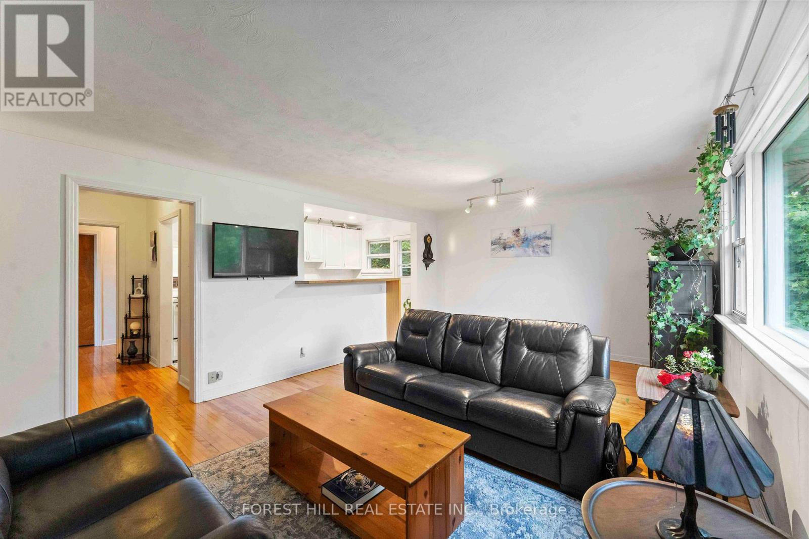 2 - 964 Bakervale Drive, Ottawa, Ontario  K1Z 6N5 - Photo 4 - X12205932