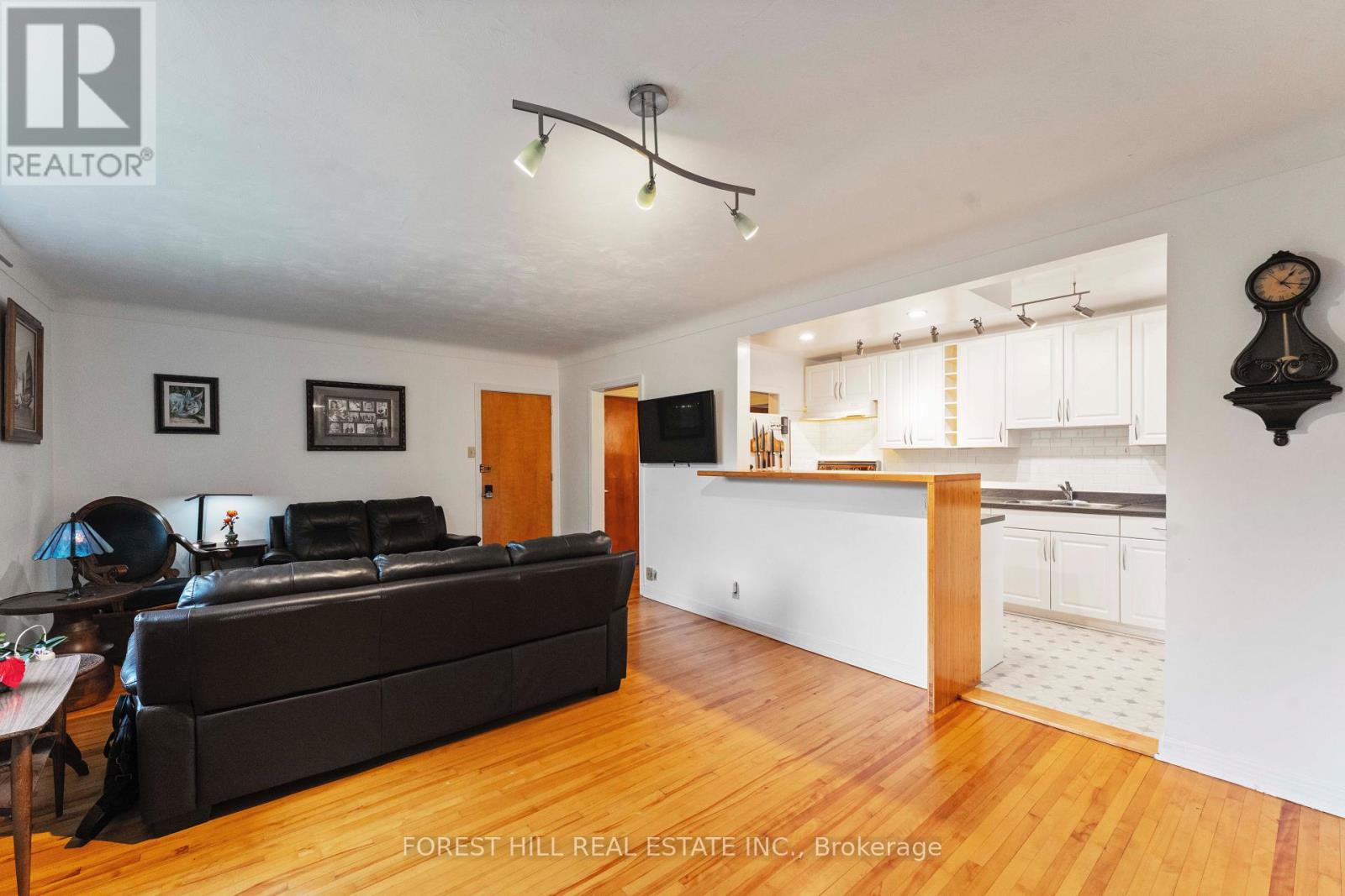 2 - 964 Bakervale Drive, Ottawa, Ontario  K1Z 6N5 - Photo 6 - X12205932