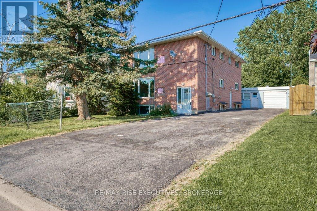 3 - 19 BAKER STREET, kingston (rideau), Ontario