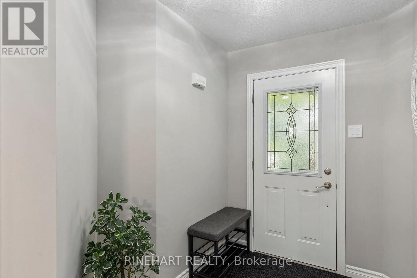 Photo 5 of 37 for 1152 Fogerty Street