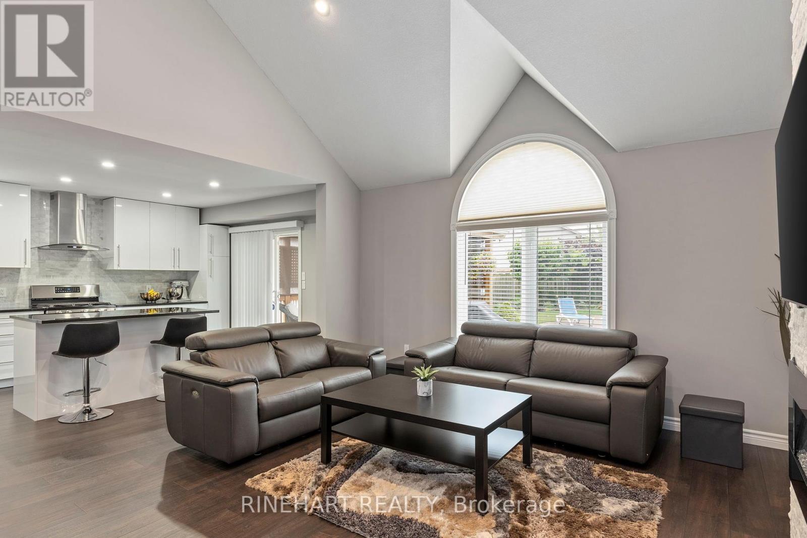 Photo 7 of 37 for 1152 Fogerty Street