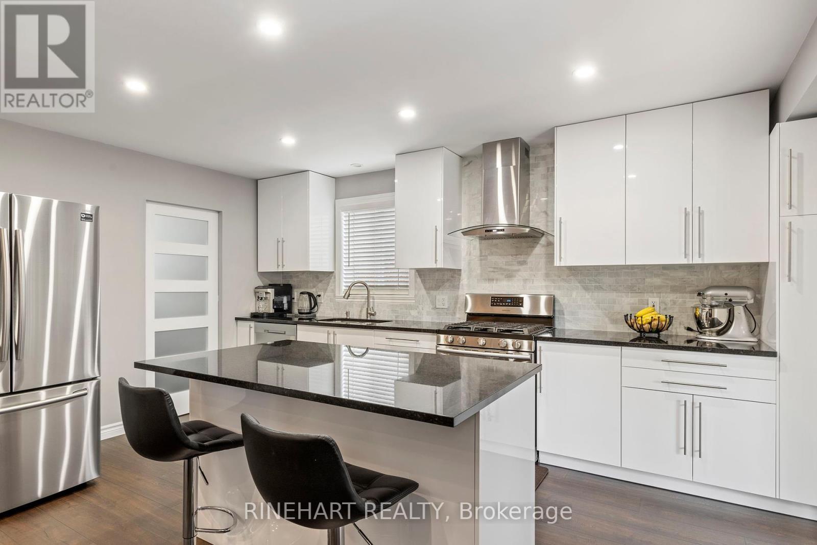 Photo 9 of 37 for 1152 Fogerty Street