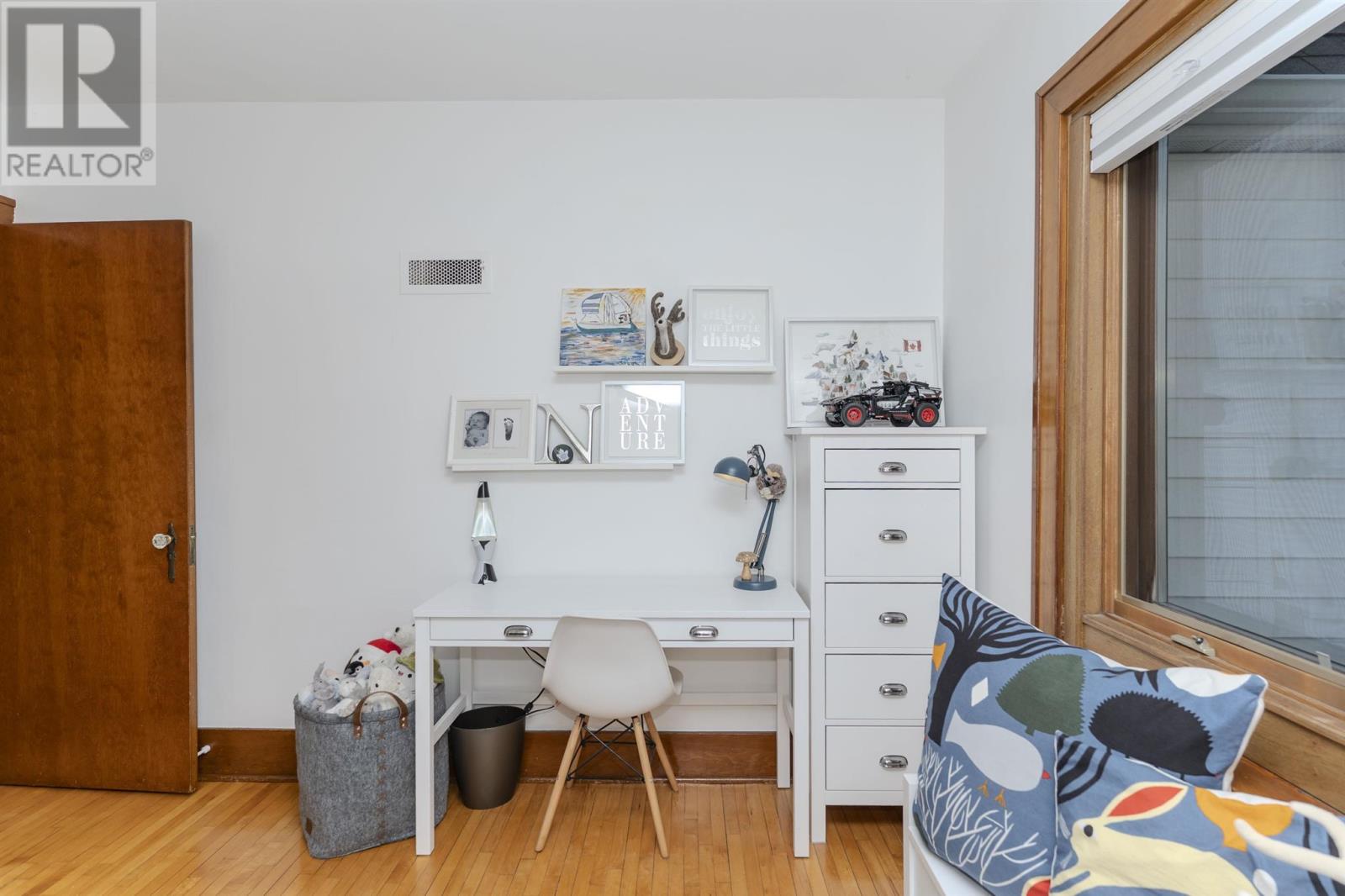 Property at 320 Wolseley ST image 3