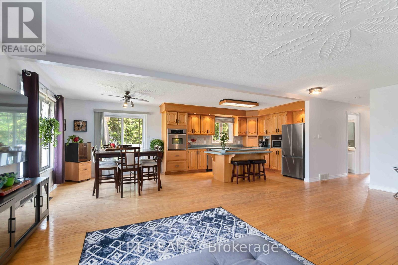 4022 Indian Creek Road, Clarence-Rockland, Ontario  K0A 2A0 - Photo 13 - X12205969