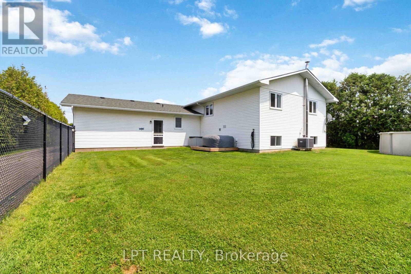 4022 Indian Creek Road, Clarence-Rockland, Ontario  K0A 2A0 - Photo 39 - X12205969