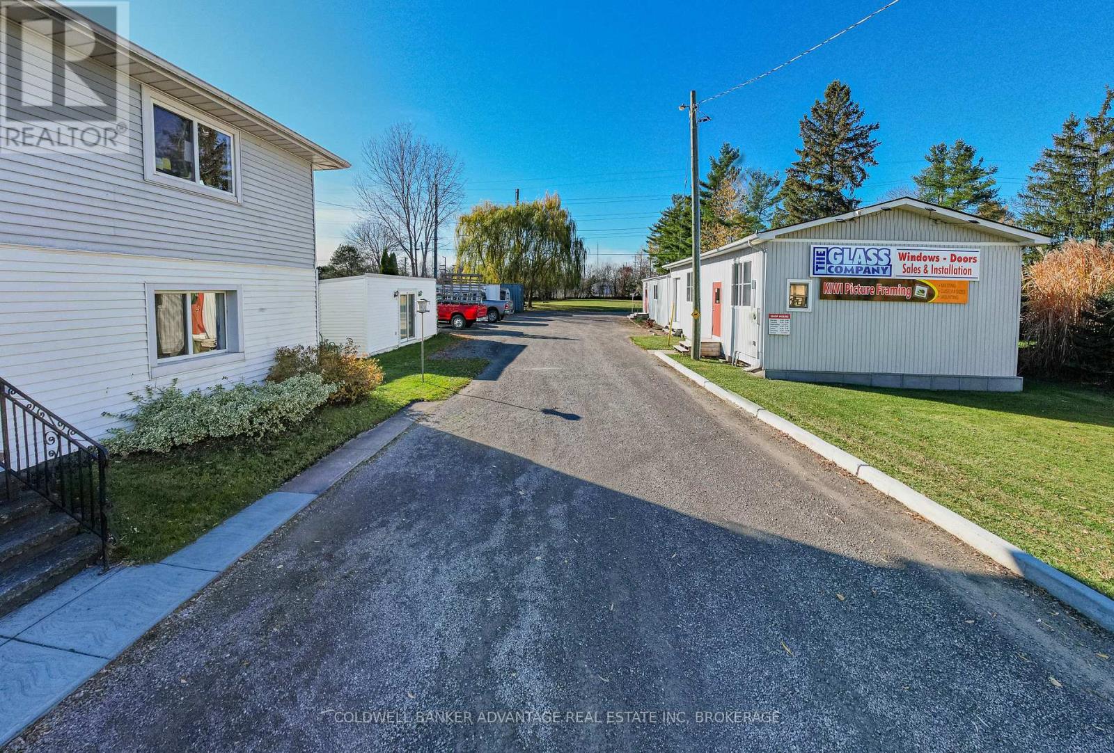 1563 Thompson Road, Fort Erie, Ontario  L2A 5M4 - Photo 2 - X12206010
