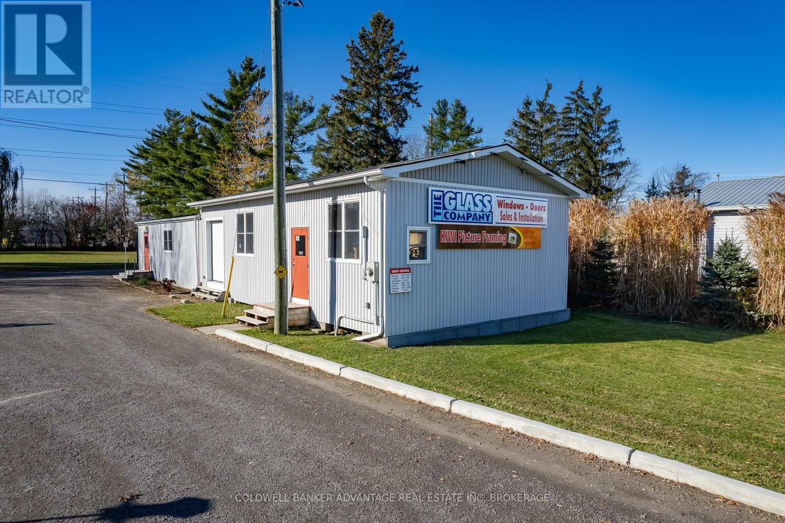 1563 Thompson Road, Fort Erie, Ontario  L2A 5M4 - Photo 26 - X12206010