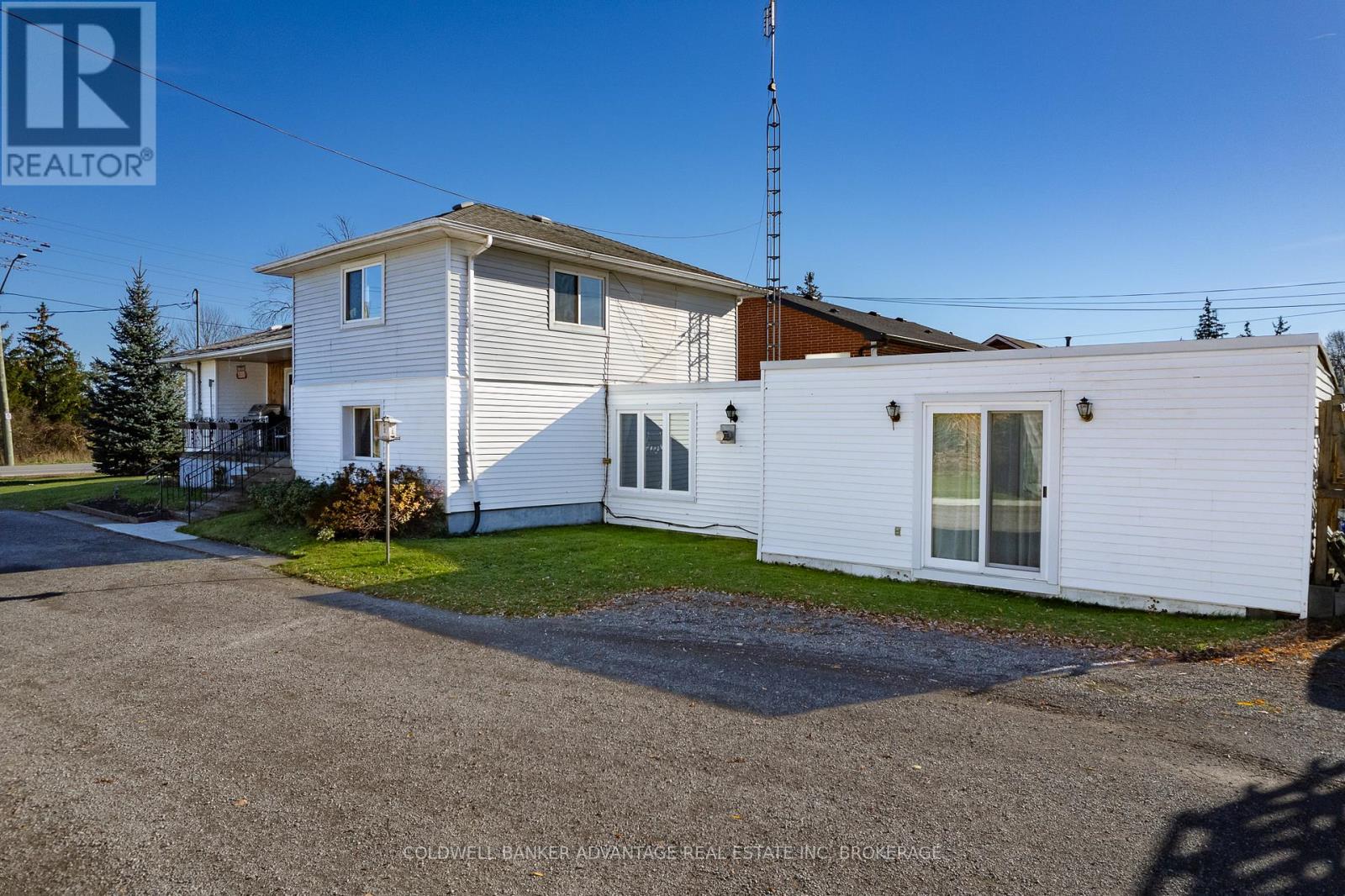 1563 Thompson Road, Fort Erie, Ontario  L2A 5M4 - Photo 5 - X12206010