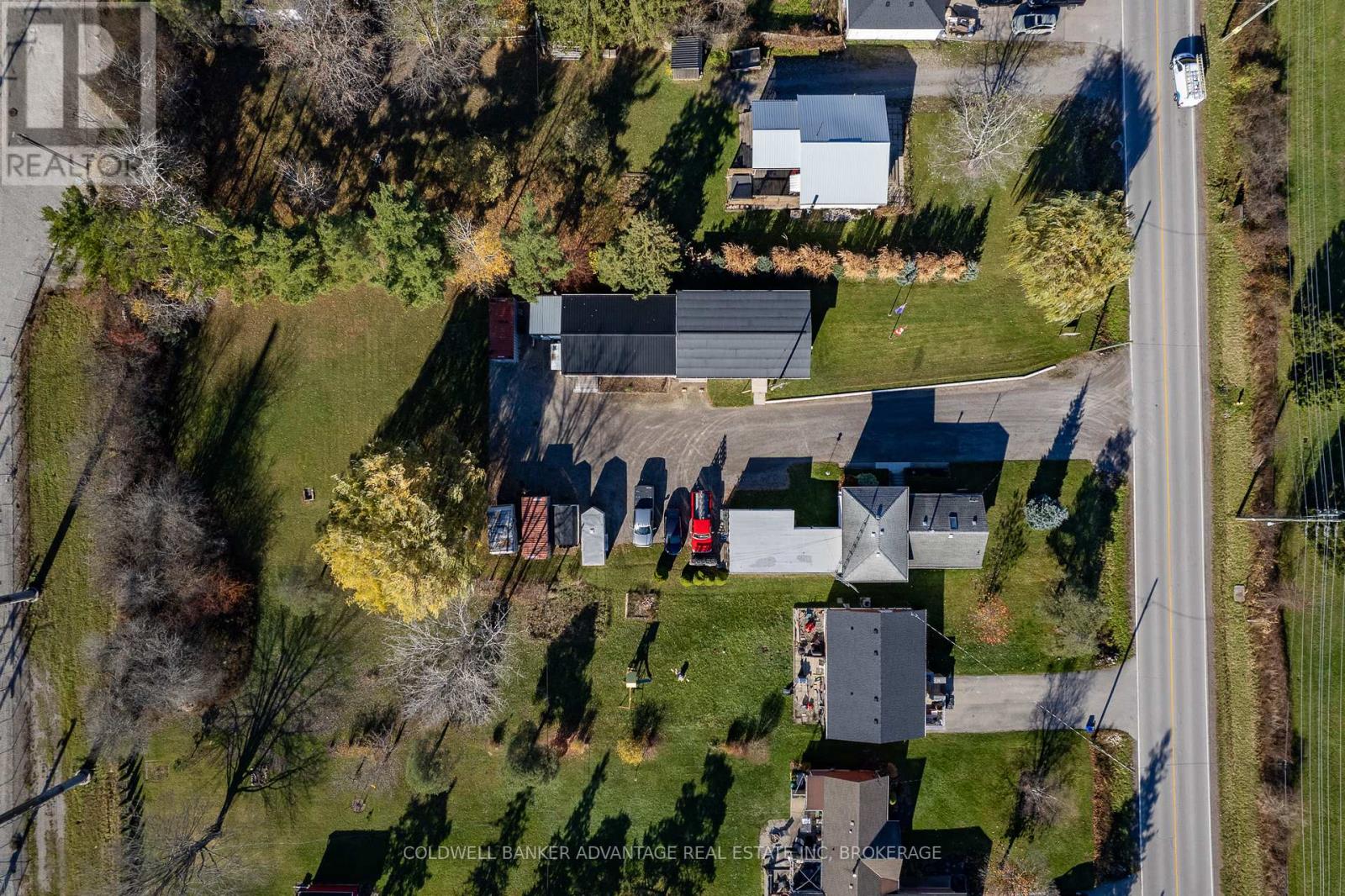 1563 Thompson Road, Fort Erie, Ontario  L2A 5M4 - Photo 6 - X12206010
