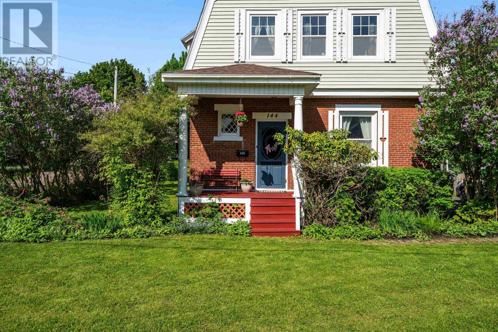 Property at 144 Mitchell Street image 3