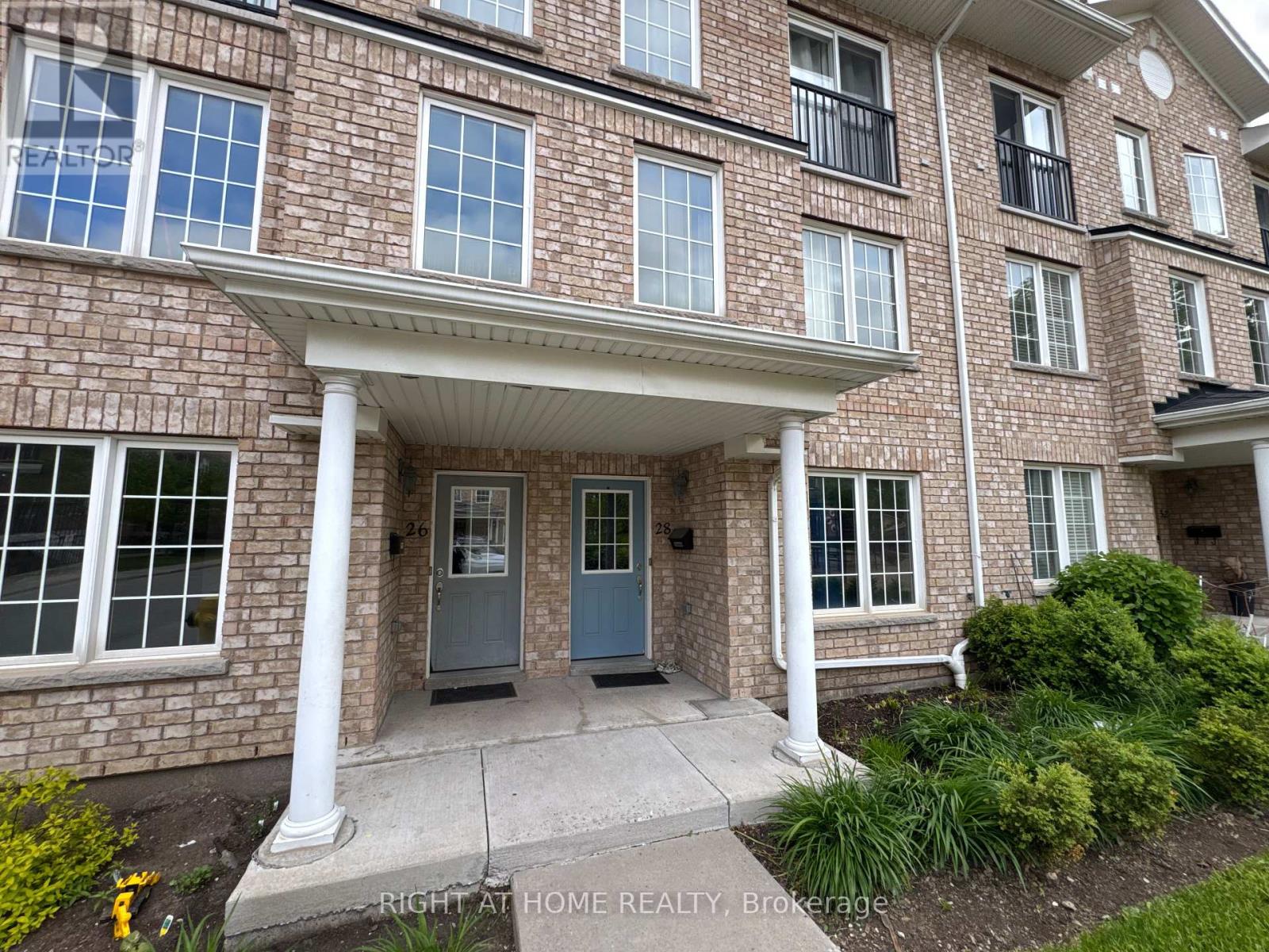 28 Strangford Lane, Toronto, Ontario  M1L 0E4 - Photo 2 - E12187396