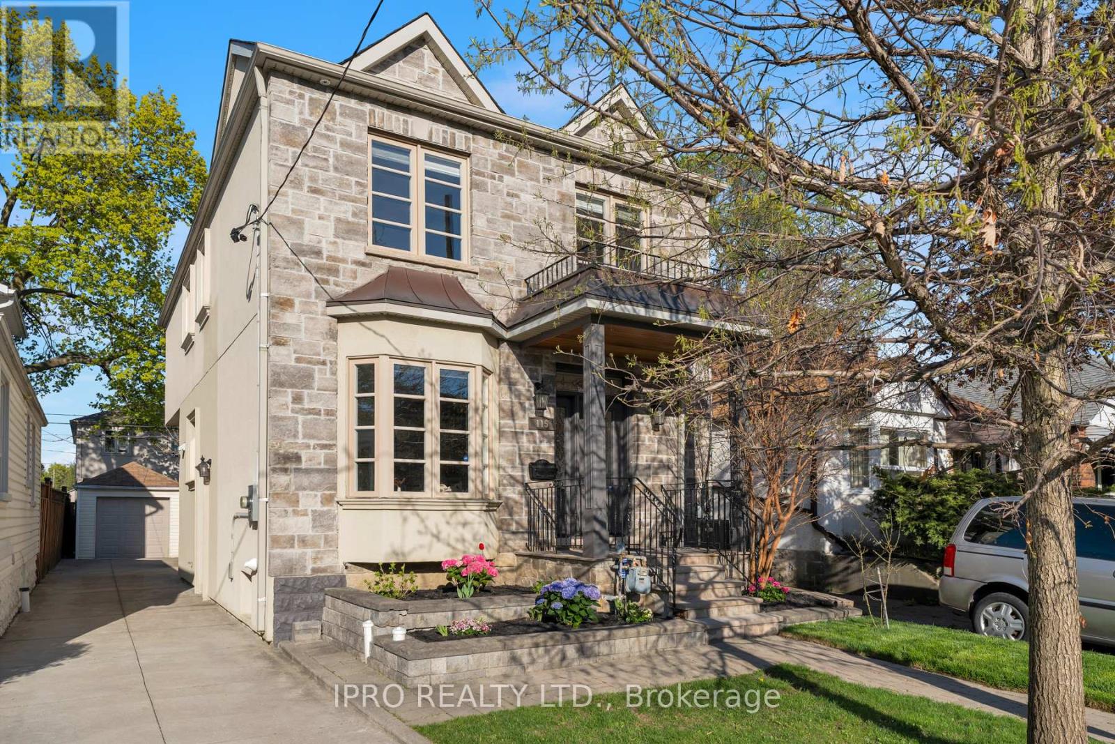 115 CADORNA AVENUE, Toronto, Ontario