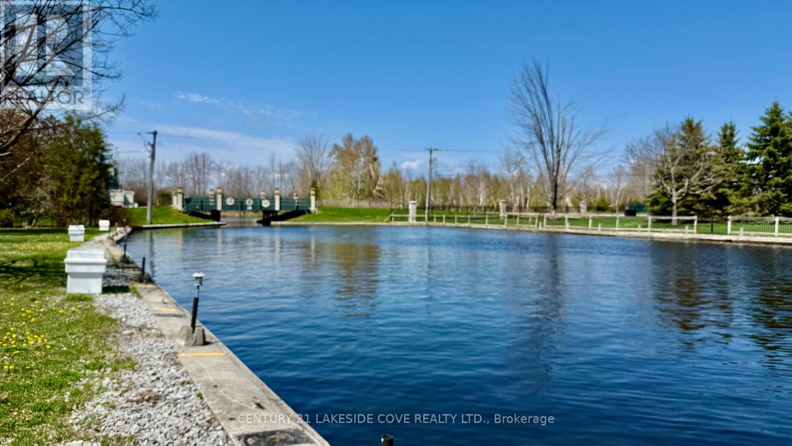 Unit 2 - 3 Paradise Boulevard, Ramara, Ontario  L0K 1B0 - Photo 45 - S12121332