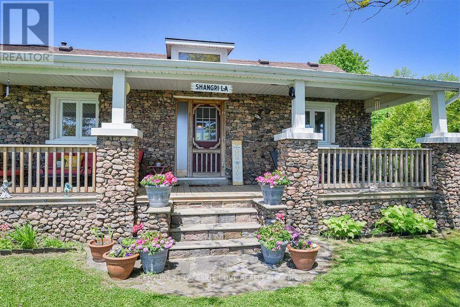 3568 Amilia Drive W, Ramara, Ontario  L0K 1B0 - Photo 2 - S12174138