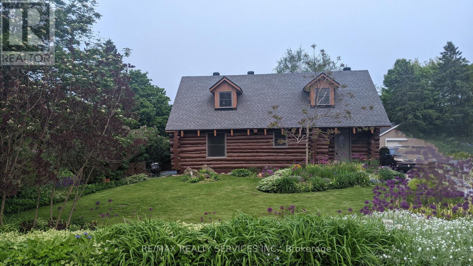 9 Orangeville Street, Erin, Ontario  N0B 1Z0 - Photo 1 - X12203027