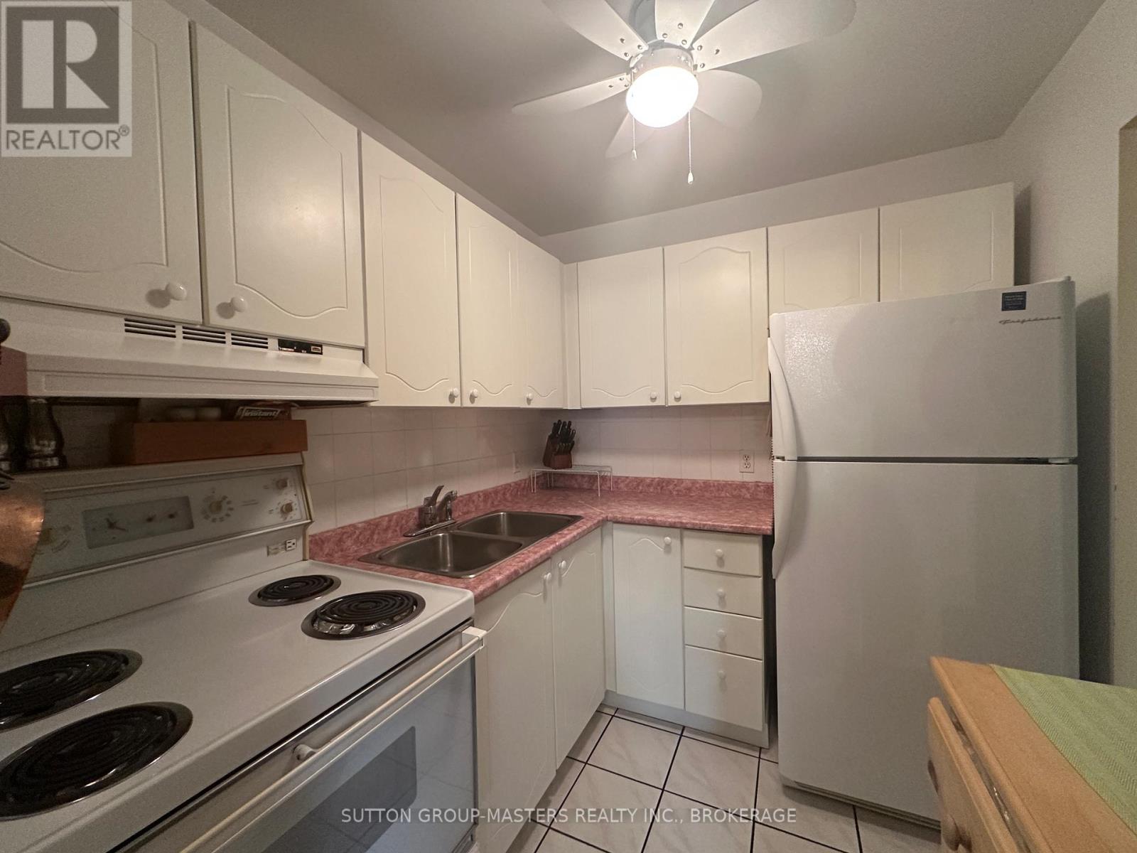 52 Coventry Crescent, Kingston (West Of Sir John A. Blvd), Ontario  K7M 7S7 - Photo 9 - X12088833
